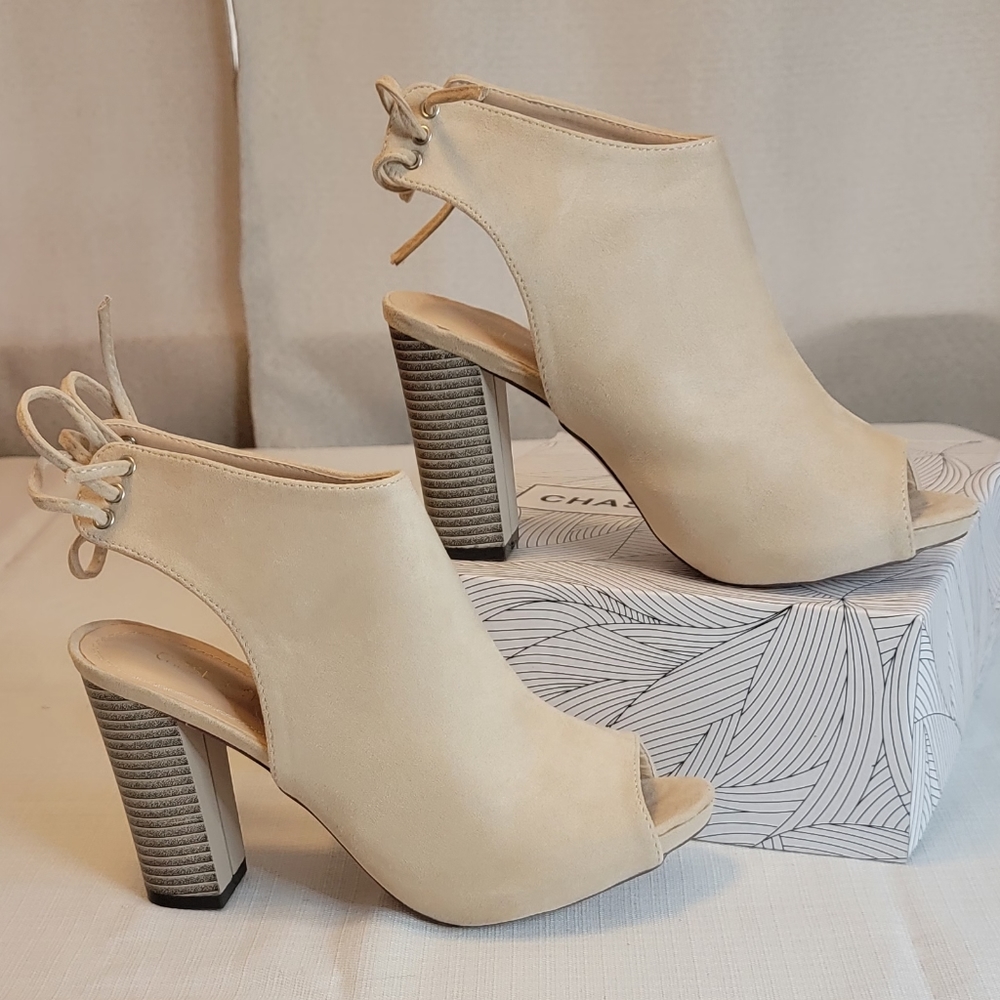 Nude Chase and Chloe Open-Toe heel